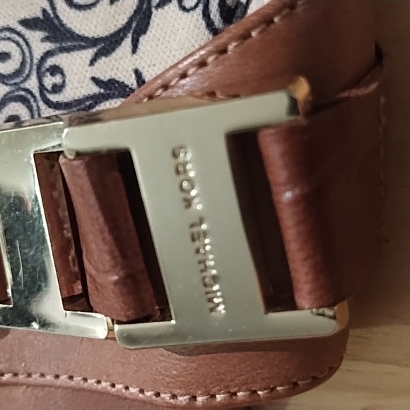 Woman's Micheal Kors. Sandals - Picture 4 of 6